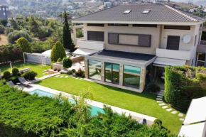 Luxury Floor Apartment with Private Pool